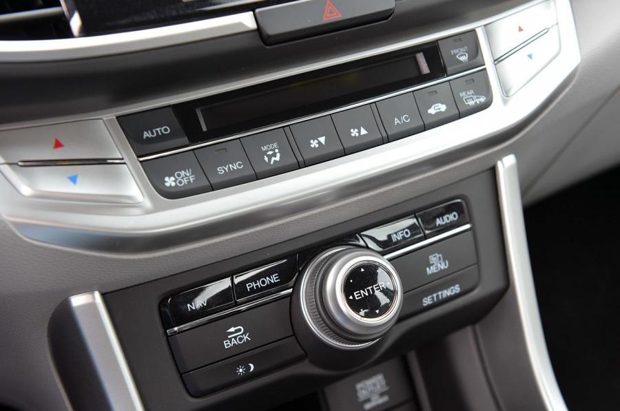  Honda Accord V6 Touring 2014 года  (фото 31 из 42)